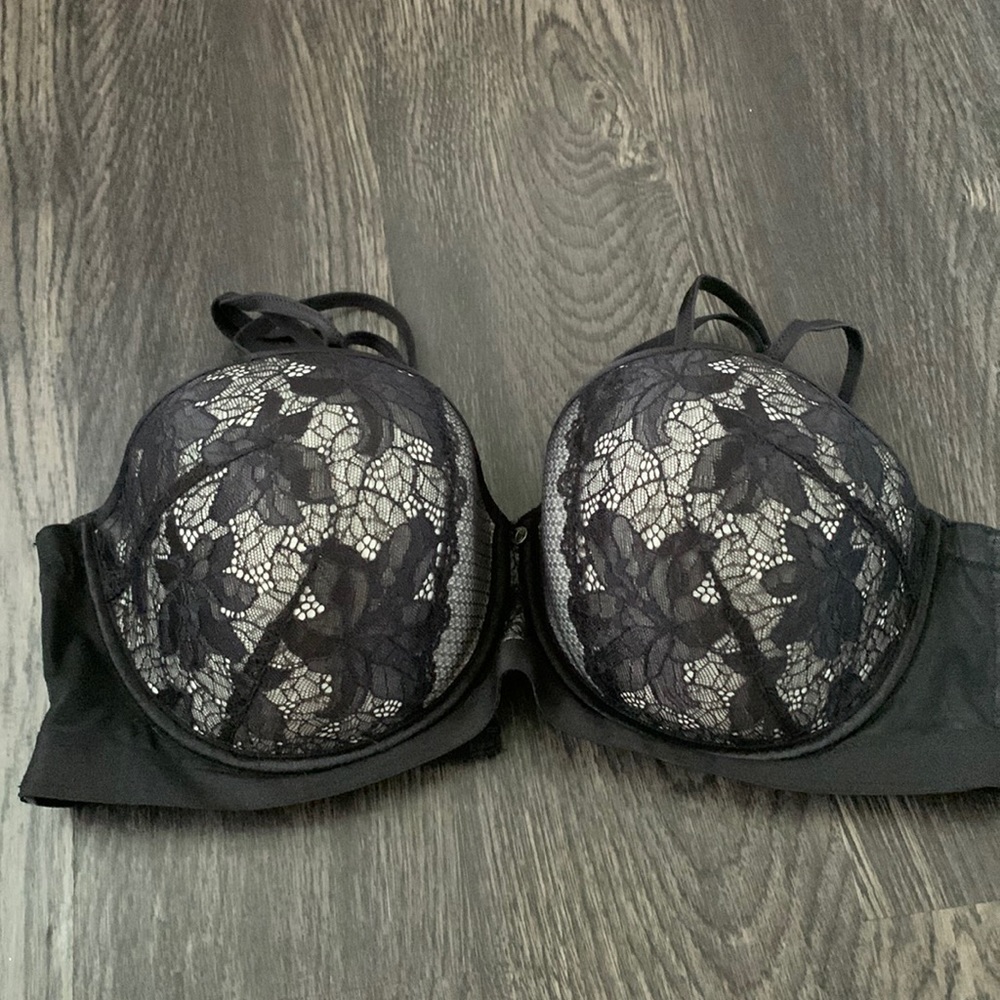 Cacique Lace Convertible Bra. Size 40DD